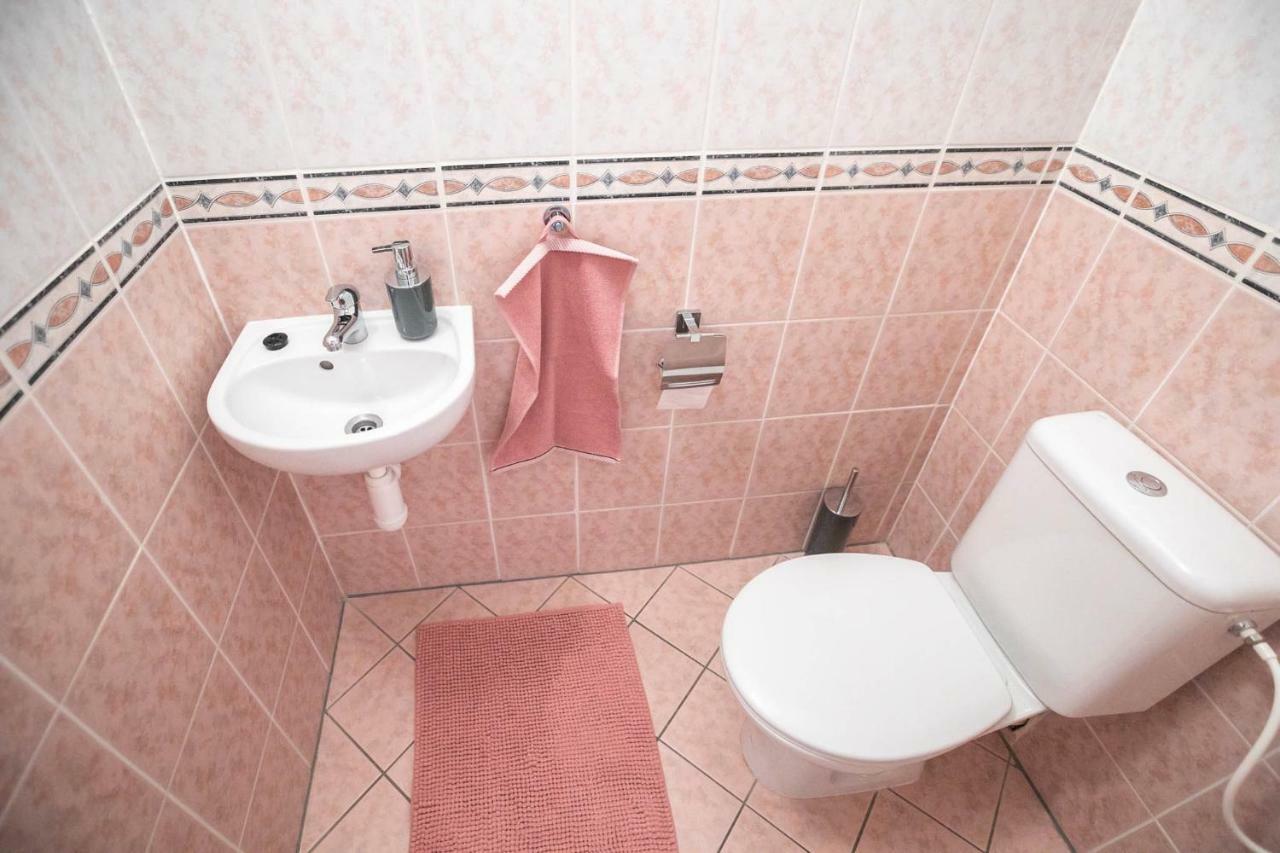 Spacious Apartment In The Old Town Of ברטיסלאבה מראה חיצוני תמונה