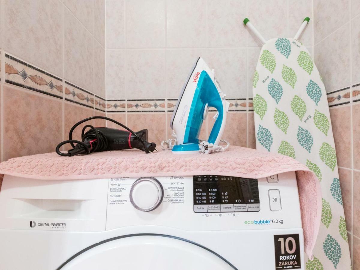 Spacious Apartment In The Old Town Of ברטיסלאבה מראה חיצוני תמונה